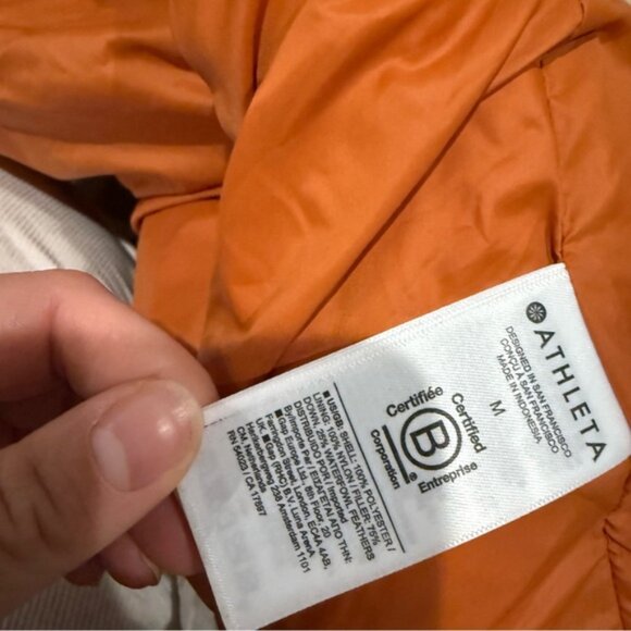 Athleta Downtown Puffer Vest in Foliage Orange - Picture 12 of 13